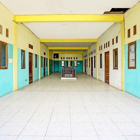 Oyo Life 93037 Nova Jaya Homestay Syariah Lamongan Zewnętrze zdjęcie