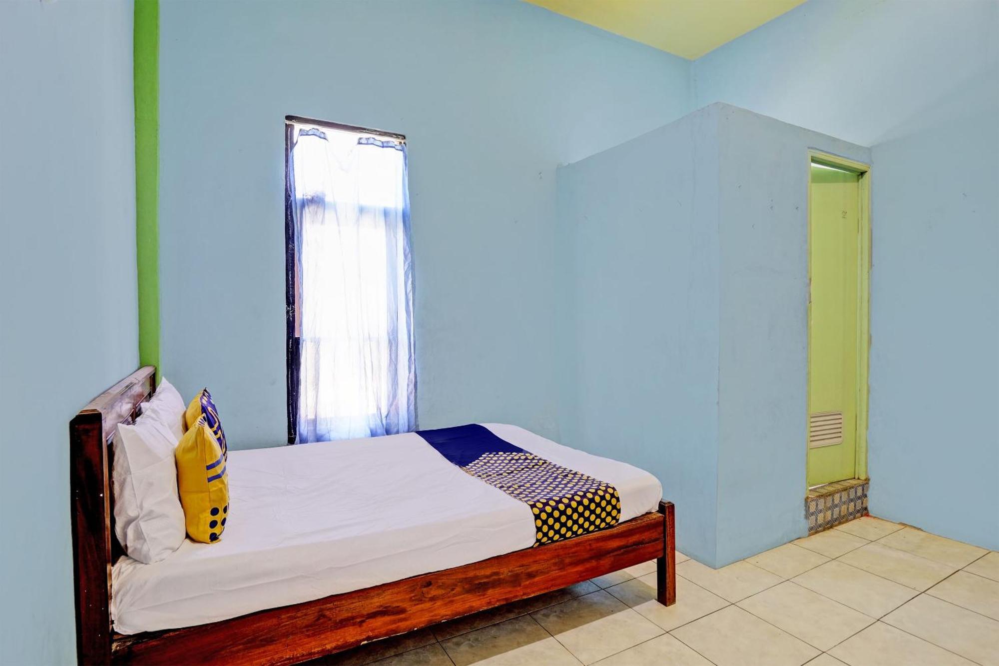 Oyo Life 93037 Nova Jaya Homestay Syariah Lamongan Zewnętrze zdjęcie